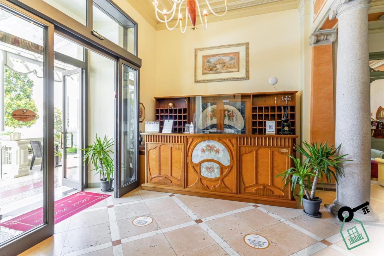 Hotel Rooms Lago Maggiore Verbania Eksteriør bilde
